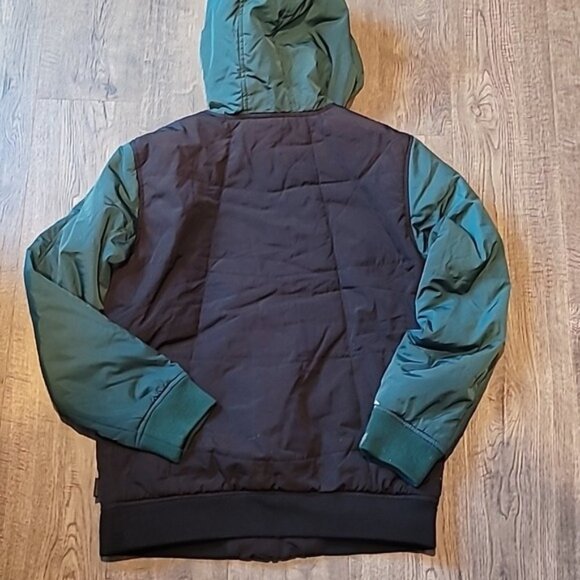 Quicksilver Boys Large hooded Jacket. Inside and Outside 100% polyester - Picture 4 of 6